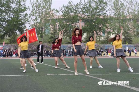 潍坊学院第十八届田径运动会落幕