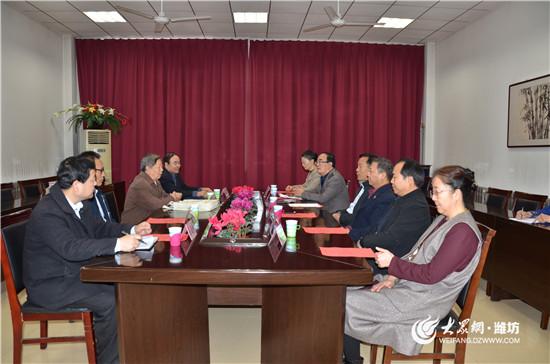 著名书法家贺惠邦向潍坊学院捐赠图书